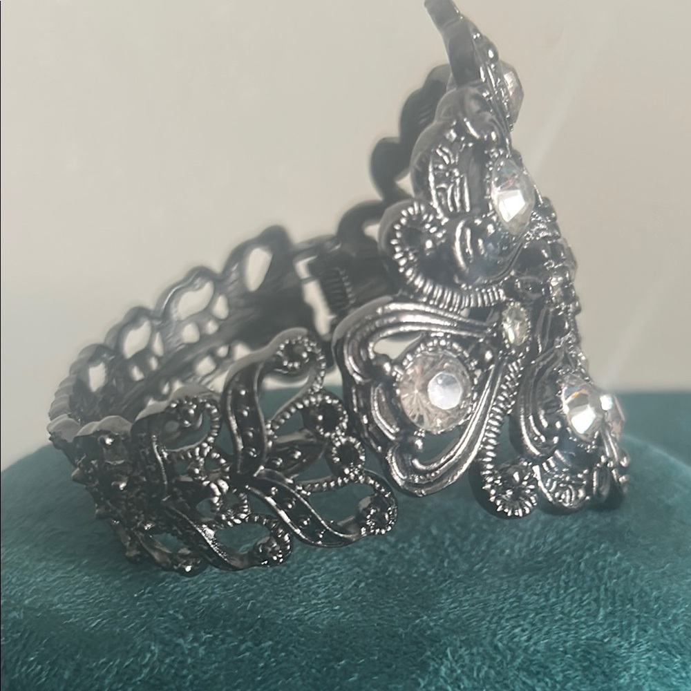 Ornate Filigree Rhinestone Encrusted Hinged Cuff Vintage Inspired Bracelet - Picture 2 of 9